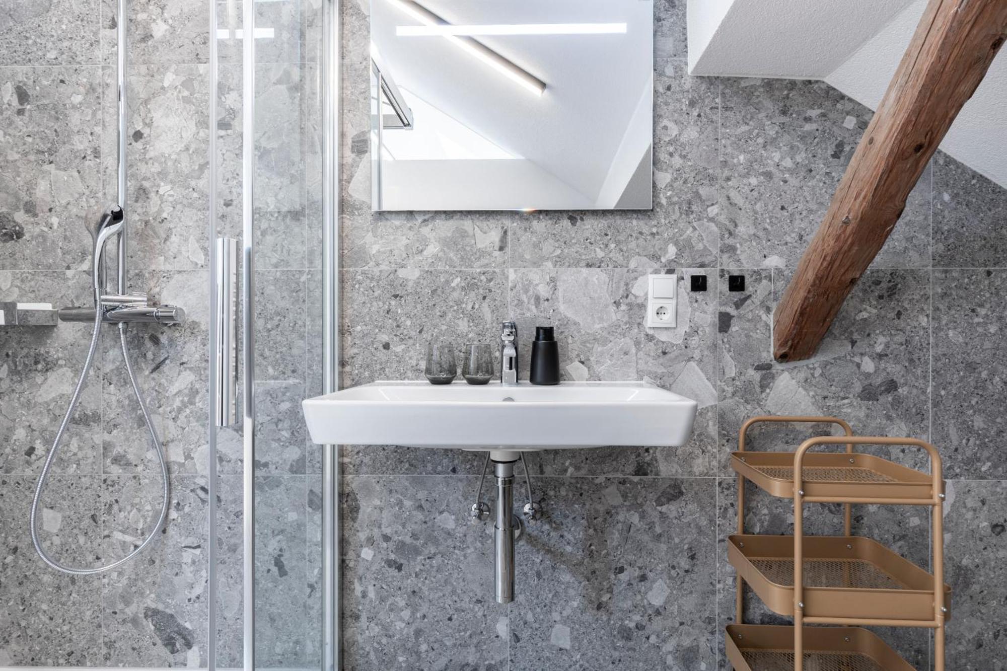 Kiechls Homebase - Adults Only Tweng Phòng bức ảnh
