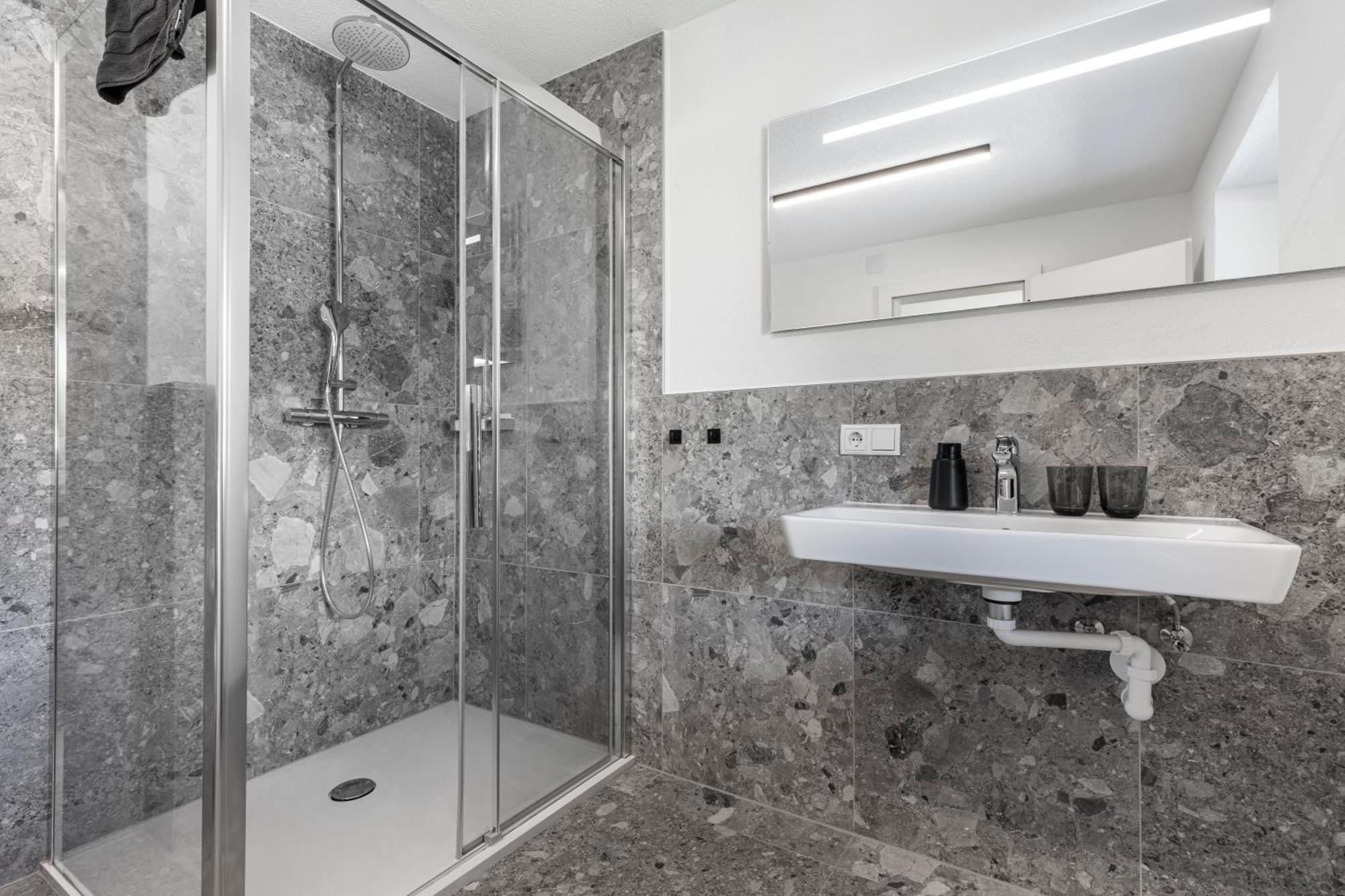 Kiechls Homebase - Adults Only Tweng Phòng bức ảnh
