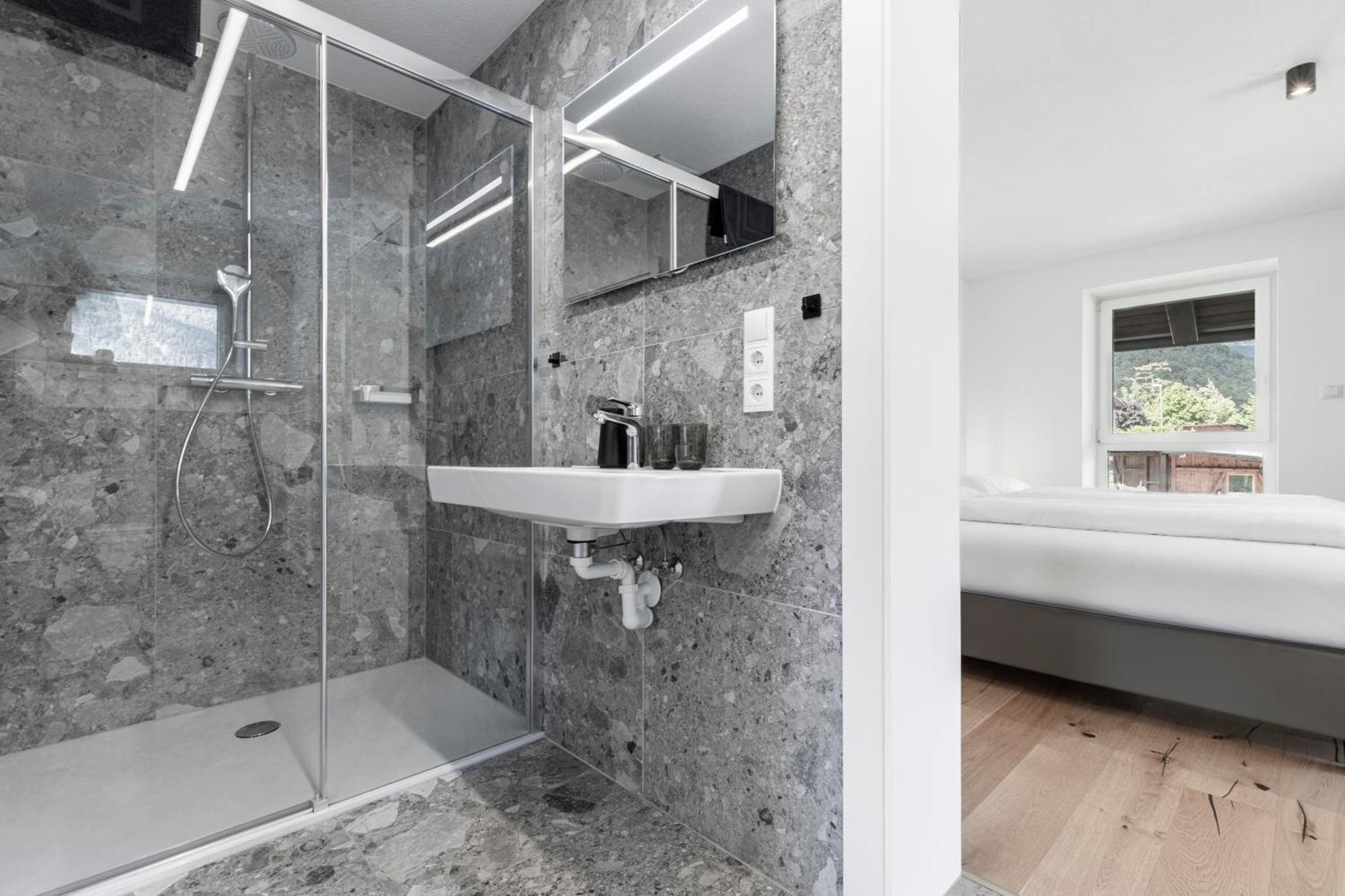 Kiechls Homebase - Adults Only Tweng Phòng bức ảnh