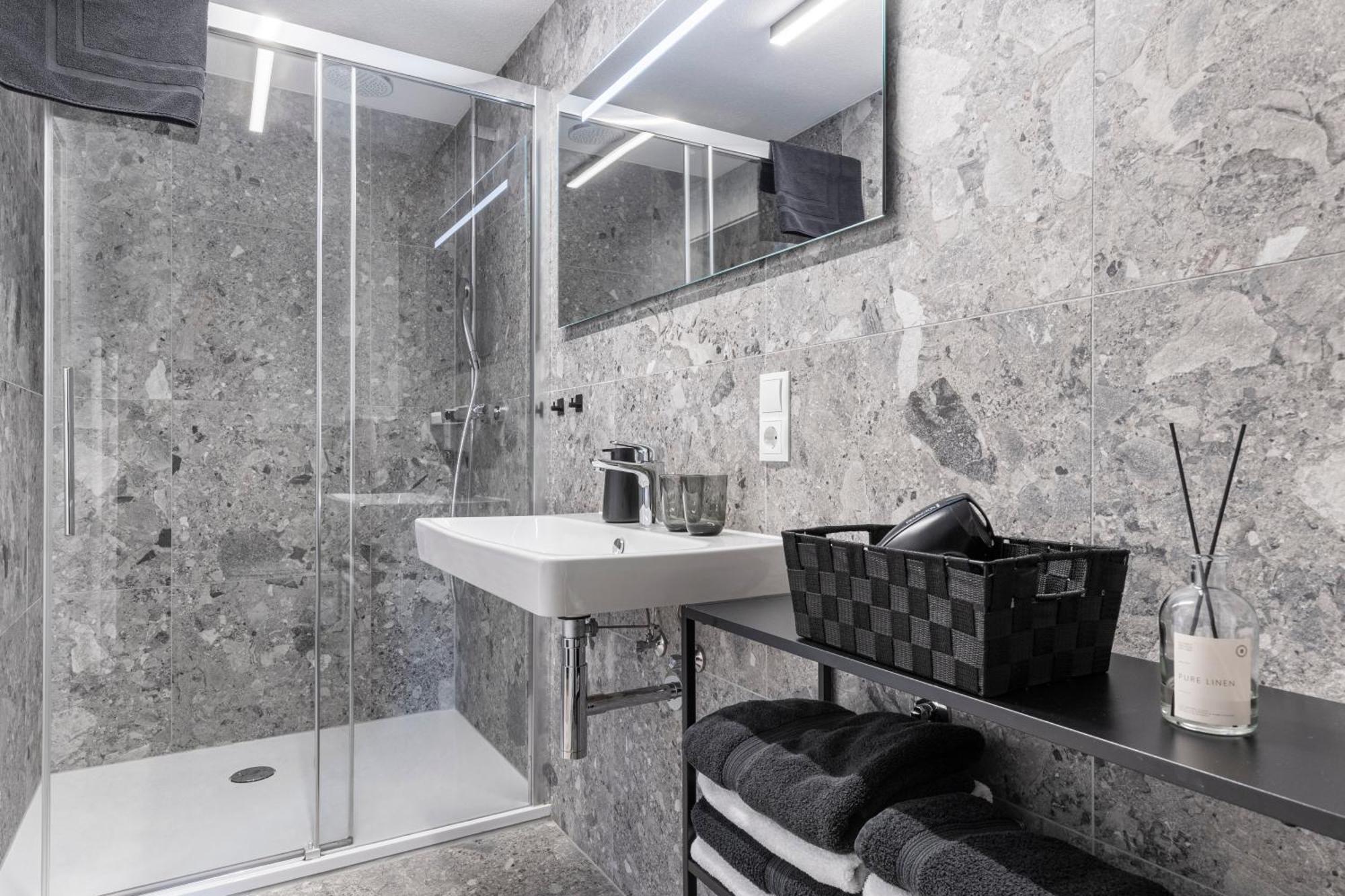 Kiechls Homebase - Adults Only Tweng Phòng bức ảnh