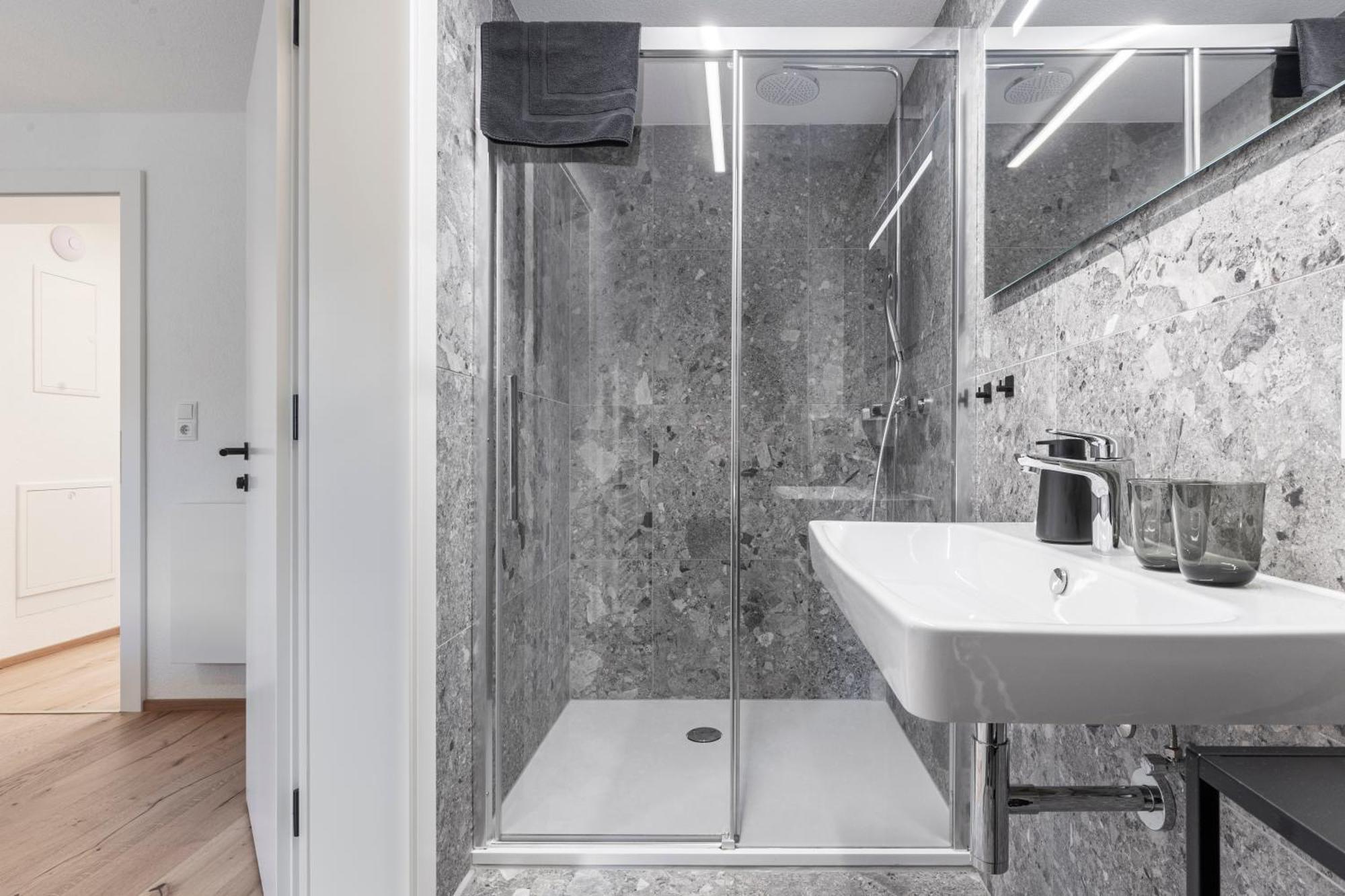 Kiechls Homebase - Adults Only Tweng Phòng bức ảnh